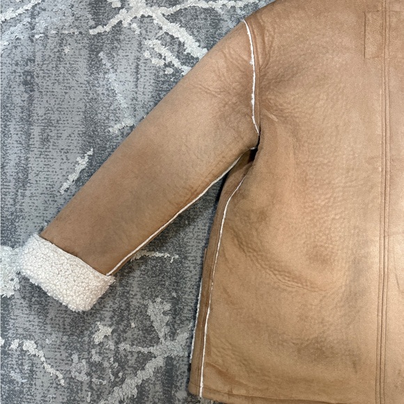 Abercrombie & Fitch Vegan Suede Shearling Coat - Picture 5 of 10